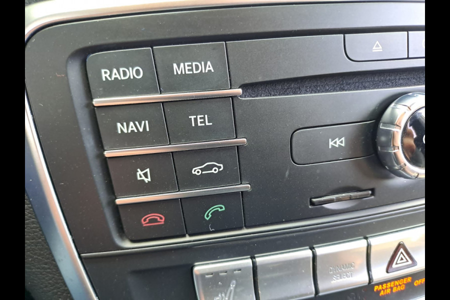 Mercedes-Benz CLA-Klasse Shooting Brake 180 Business Solution | LED | Trekhaak | All-seasons | Sportstoelen | PDC | Navi | Camera |