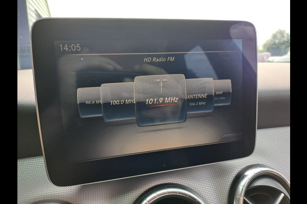 Mercedes-Benz CLA-Klasse Shooting Brake 180 Business Solution | LED | Trekhaak | All-seasons | Sportstoelen | PDC | Navi | Camera |