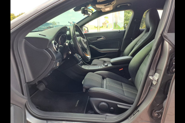 Mercedes-Benz CLA-Klasse Shooting Brake 180 Business Solution | LED | Trekhaak | All-seasons | Sportstoelen | PDC | Navi | Camera |