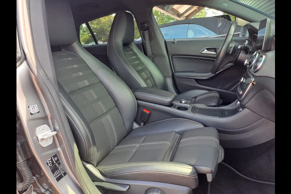 Mercedes-Benz CLA-Klasse Shooting Brake 180 Business Solution | LED | Trekhaak | All-seasons | Sportstoelen | PDC | Navi | Camera |