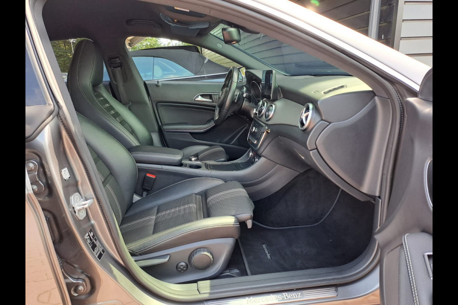 Mercedes-Benz CLA-Klasse Shooting Brake 180 Business Solution | LED | Trekhaak | All-seasons | Sportstoelen | PDC | Navi | Camera |