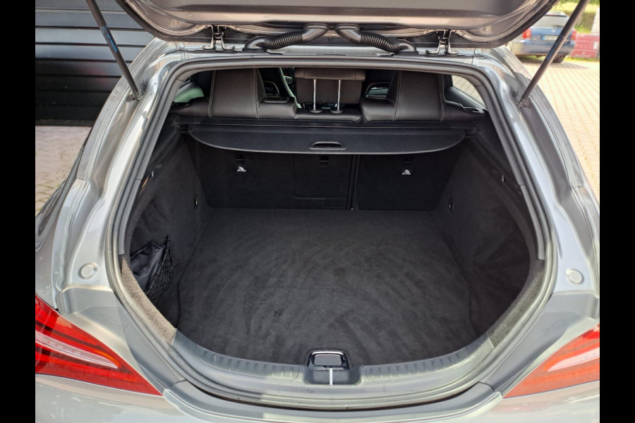 Mercedes-Benz CLA-Klasse Shooting Brake 180 Business Solution | LED | Trekhaak | All-seasons | Sportstoelen | PDC | Navi | Camera |