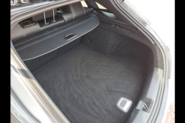 Mercedes-Benz CLA-Klasse Shooting Brake 180 Business Solution | LED | Trekhaak | All-seasons | Sportstoelen | PDC | Navi | Camera |