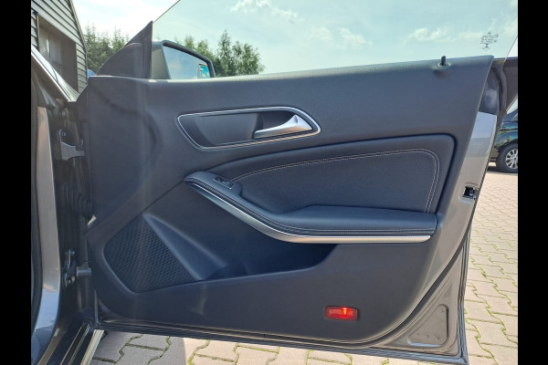 Mercedes-Benz CLA-Klasse Shooting Brake 180 Business Solution | LED | Trekhaak | All-seasons | Sportstoelen | PDC | Navi | Camera |