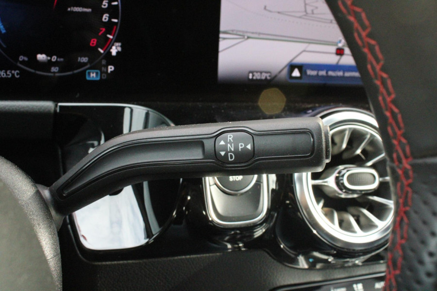 Mercedes-Benz GLA 250 e AMG LINE "NIEUW MODEL!" | PANORAMISCH SCHUIF/KANTEL DAK | ELEKTRISCH BEDIENBARE VOORSTOELEN MET GEHEUGENFUNCTIE EN "ZITKINEMATICA" | DRAADLOZE APPLE CARPLAY/ANDROID AUTO | NIGHT PAKKET: DAKRELING ZWART, ZIJRUITEN EN ACHTERRUITEN ZWART, LICHTMETALEN VELGEN 19" ZWART | HEAD UP DISPLAY | REALITY-NAVIGATIE  | 360° CAMERA | MULTI BEAM LED KOPLAMPEN | DODEHOEK DETECTIE | ADAPTIVE CRUISE CONTROL | KEYLESS GO | SFEER VERLICHTING | ELEKTRISCH BEDIENBARE ACHTERKLEP | DRAADLOZE TELEFOONLADER |