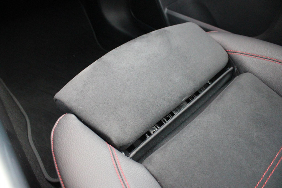 Mercedes-Benz GLA 250 e AMG LINE "NIEUW MODEL!" | PANORAMISCH SCHUIF/KANTEL DAK | ELEKTRISCH BEDIENBARE VOORSTOELEN MET GEHEUGENFUNCTIE EN "ZITKINEMATICA" | DRAADLOZE APPLE CARPLAY/ANDROID AUTO | NIGHT PAKKET: DAKRELING ZWART, ZIJRUITEN EN ACHTERRUITEN ZWART, LICHTMETALEN VELGEN 19" ZWART | HEAD UP DISPLAY | REALITY-NAVIGATIE  | 360° CAMERA | MULTI BEAM LED KOPLAMPEN | DODEHOEK DETECTIE | ADAPTIVE CRUISE CONTROL | KEYLESS GO | SFEER VERLICHTING | ELEKTRISCH BEDIENBARE ACHTERKLEP | DRAADLOZE TELEFOONLADER |