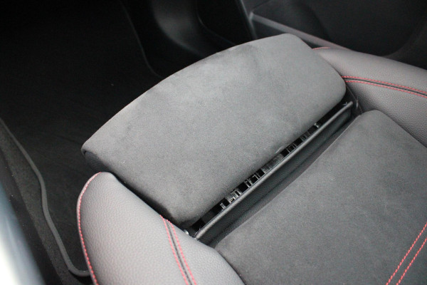 Mercedes-Benz GLA 250 e AMG LINE "NIEUW MODEL!" | PANORAMISCH SCHUIF/KANTEL DAK | ELEKTRISCH BEDIENBARE VOORSTOELEN MET GEHEUGENFUNCTIE EN "ZITKINEMATICA" | DRAADLOZE APPLE CARPLAY/ANDROID AUTO | NIGHT PAKKET: DAKRELING ZWART, ZIJRUITEN EN ACHTERRUITEN ZWART, LICHTMETALEN VELGEN 19" ZWART | HEAD UP DISPLAY | REALITY-NAVIGATIE  | 360° CAMERA | MULTI BEAM LED KOPLAMPEN | DODEHOEK DETECTIE | ADAPTIVE CRUISE CONTROL | KEYLESS GO | SFEER VERLICHTING | ELEKTRISCH BEDIENBARE ACHTERKLEP | DRAADLOZE TELEFOONLADER |