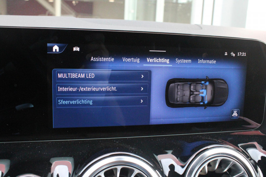 Mercedes-Benz GLA 250 e AMG LINE "NIEUW MODEL!" | PANORAMISCH SCHUIF/KANTEL DAK | ELEKTRISCH BEDIENBARE VOORSTOELEN MET GEHEUGENFUNCTIE EN "ZITKINEMATICA" | DRAADLOZE APPLE CARPLAY/ANDROID AUTO | NIGHT PAKKET: DAKRELING ZWART, ZIJRUITEN EN ACHTERRUITEN ZWART, LICHTMETALEN VELGEN 19" ZWART | HEAD UP DISPLAY | REALITY-NAVIGATIE  | 360° CAMERA | MULTI BEAM LED KOPLAMPEN | DODEHOEK DETECTIE | ADAPTIVE CRUISE CONTROL | KEYLESS GO | SFEER VERLICHTING | ELEKTRISCH BEDIENBARE ACHTERKLEP | DRAADLOZE TELEFOONLADER |