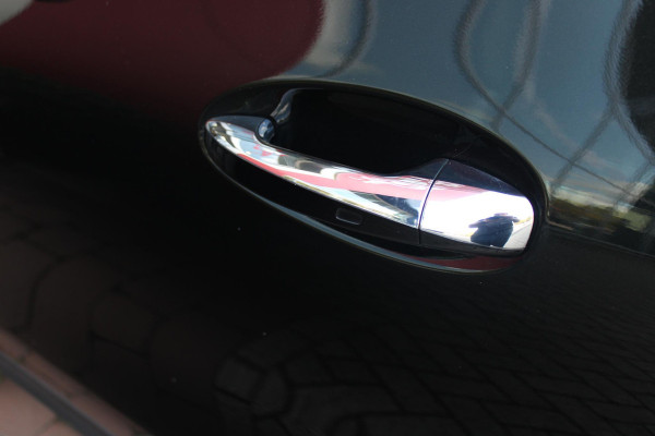 Mercedes-Benz GLA 250 e AMG LINE "NIEUW MODEL!" | PANORAMISCH SCHUIF/KANTEL DAK | ELEKTRISCH BEDIENBARE VOORSTOELEN MET GEHEUGENFUNCTIE EN "ZITKINEMATICA" | DRAADLOZE APPLE CARPLAY/ANDROID AUTO | NIGHT PAKKET: DAKRELING ZWART, ZIJRUITEN EN ACHTERRUITEN ZWART, LICHTMETALEN VELGEN 19" ZWART | HEAD UP DISPLAY | REALITY-NAVIGATIE  | 360° CAMERA | MULTI BEAM LED KOPLAMPEN | DODEHOEK DETECTIE | ADAPTIVE CRUISE CONTROL | KEYLESS GO | SFEER VERLICHTING | ELEKTRISCH BEDIENBARE ACHTERKLEP | DRAADLOZE TELEFOONLADER |