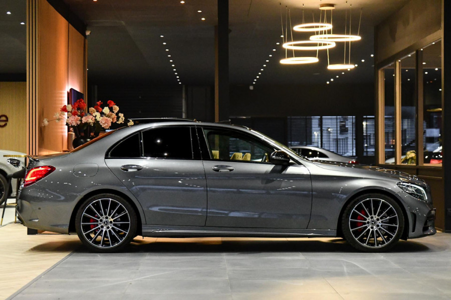 Mercedes-Benz C-Klasse 200 AMG Night ed. Pano, ACC, Keyless, Leder, Camera, Sfeer, Dodeh, CarPlay!