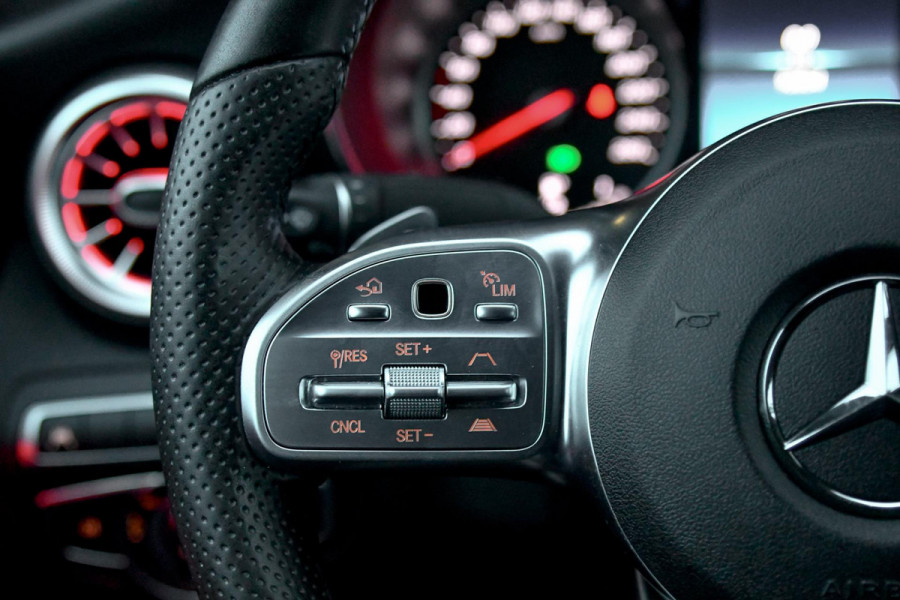 Mercedes-Benz C-Klasse 200 AMG Night ed. Pano, ACC, Keyless, Leder, Camera, Sfeer, Dodeh, CarPlay!