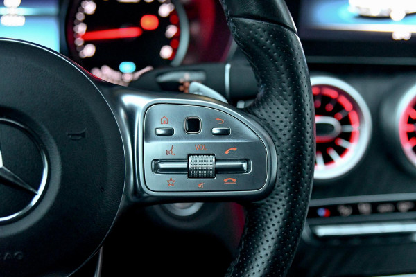 Mercedes-Benz C-Klasse 200 AMG Night ed. Pano, ACC, Keyless, Leder, Camera, Sfeer, Dodeh, CarPlay!