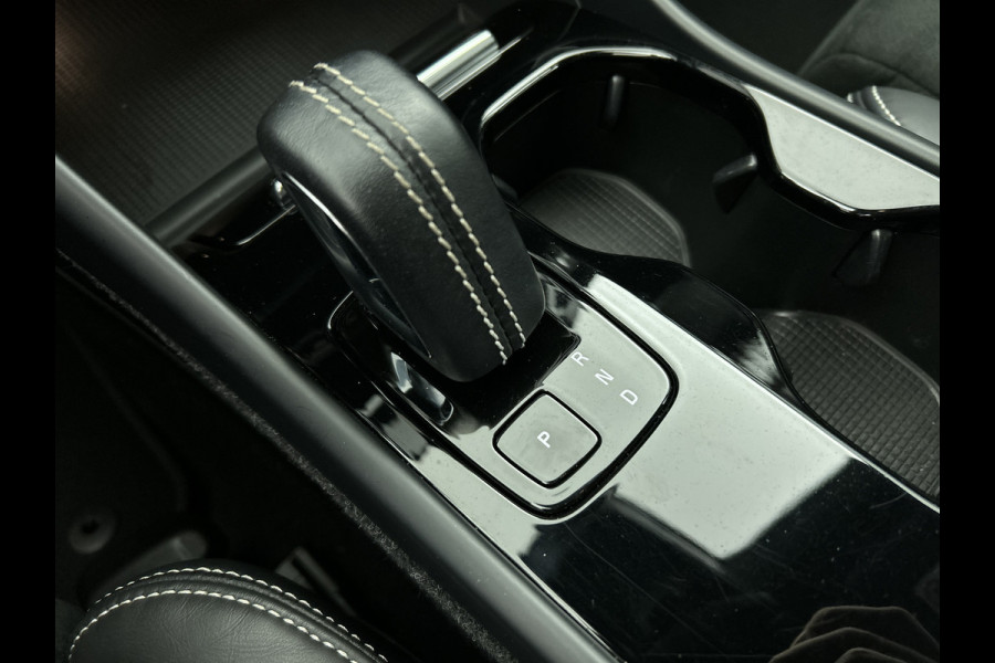 Volvo XC40 Recharge 78KWH. SOH 91% AWD R-Design / Pdc.+Camera / 1/2 Leder / Stoel-Stuurverwarming / Navigatie / Apk 05-2027