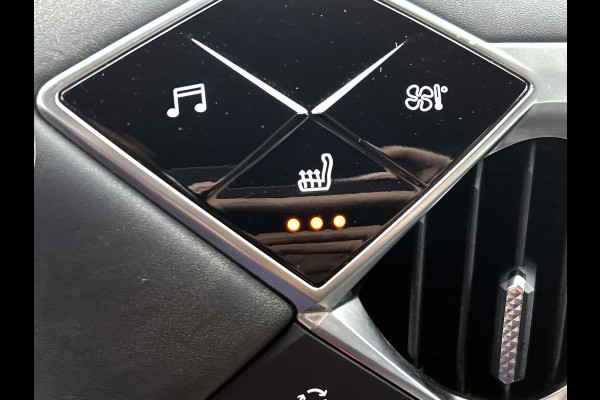 DS DS 3 Crossback E-Tense Executive 50 kWh / 100% Elektrisch / 100% Stijlvol / Cruise ctr. / Lm velg. / Airco-ecc / Navigatie / DAB / Privacy Glass / Achteruitrijcamera met 180° Vision + parkeersensoren vóór en achter / Apk 05-2027