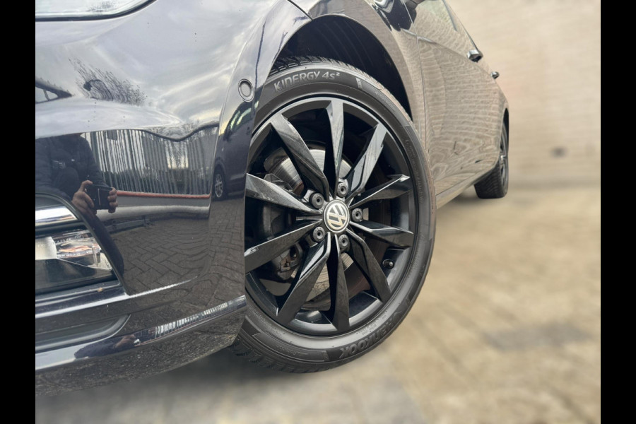 Volkswagen Golf 1.4 TSI Highline Business R VIRTUAL COCKPIT / MASSAGESTOEL / ALCANTARA / ACC / PDC / 4-SEIZ. BAND / LEDVERLICHTING