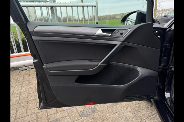 Volkswagen Golf 1.4 TSI Highline Business R VIRTUAL COCKPIT / MASSAGESTOEL / ALCANTARA / ACC / PDC / 4-SEIZ. BAND / LEDVERLICHTING