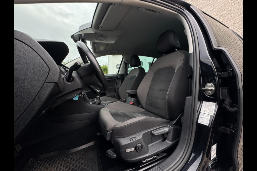 Volkswagen Golf 1.4 TSI Highline Business R VIRTUAL COCKPIT / MASSAGESTOEL / ALCANTARA / ACC / PDC / 4-SEIZ. BAND / LEDVERLICHTING