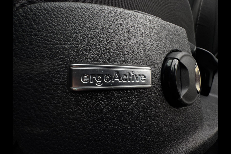 Volkswagen Golf 1.4 TSI Highline Business R VIRTUAL COCKPIT / MASSAGESTOEL / ALCANTARA / ACC / PDC / 4-SEIZ. BAND / LEDVERLICHTING