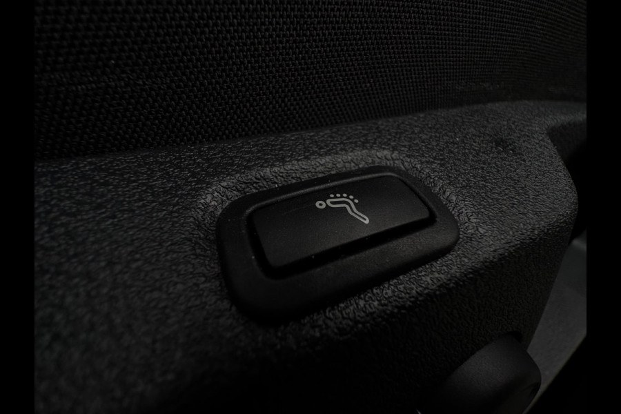 Volkswagen Golf 1.4 TSI Highline Business R VIRTUAL COCKPIT / MASSAGESTOEL / ALCANTARA / ACC / PDC / 4-SEIZ. BAND / LEDVERLICHTING