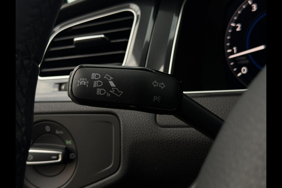 Volkswagen Golf 1.4 TSI Highline Business R VIRTUAL COCKPIT / MASSAGESTOEL / ALCANTARA / ACC / PDC / 4-SEIZ. BAND / LEDVERLICHTING