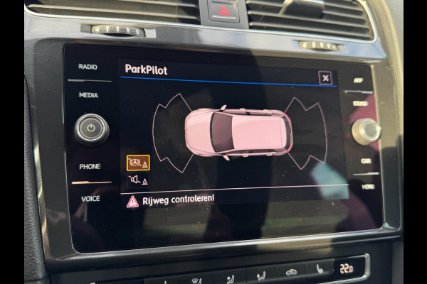 Volkswagen Golf 1.4 TSI Highline Business R VIRTUAL COCKPIT / MASSAGESTOEL / ALCANTARA / ACC / PDC / 4-SEIZ. BAND / LEDVERLICHTING