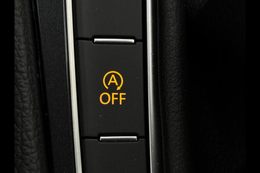 Volkswagen Golf 1.4 TSI Highline Business R VIRTUAL COCKPIT / MASSAGESTOEL / ALCANTARA / ACC / PDC / 4-SEIZ. BAND / LEDVERLICHTING