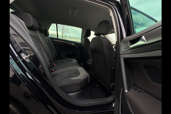 Volkswagen Golf 1.4 TSI Highline Business R VIRTUAL COCKPIT / MASSAGESTOEL / ALCANTARA / ACC / PDC / 4-SEIZ. BAND / LEDVERLICHTING