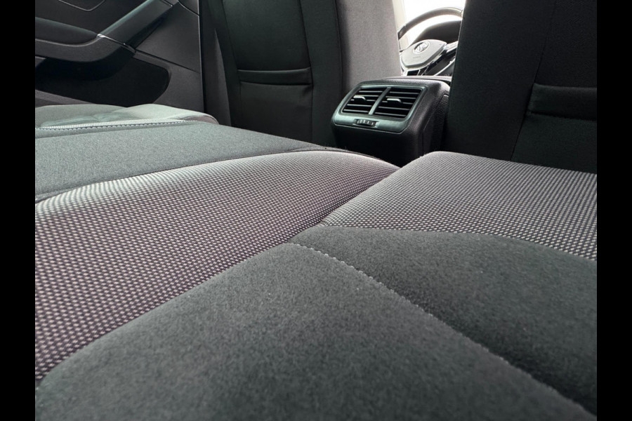 Volkswagen Golf 1.4 TSI Highline Business R VIRTUAL COCKPIT / MASSAGESTOEL / ALCANTARA / ACC / PDC / 4-SEIZ. BAND / LEDVERLICHTING