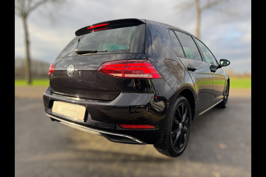 Volkswagen Golf 1.4 TSI Highline Business R VIRTUAL COCKPIT / MASSAGESTOEL / ALCANTARA / ACC / PDC / 4-SEIZ. BAND / LEDVERLICHTING