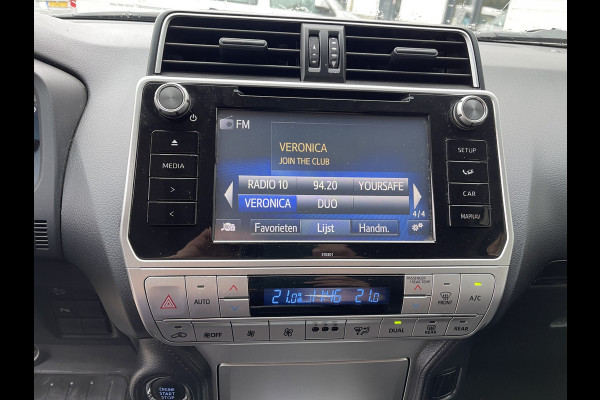 Toyota Land Cruiser 2.8 D-4D-F 177pk Challenger High Roof Blind Van 4x4 grijs kenteken / vaste prijs rijklaar € 34.950 ex btw / lease vanaf € 570 / trekhaak 3500 kg / zilver metallic / euro 6 diesel / leer / automaat