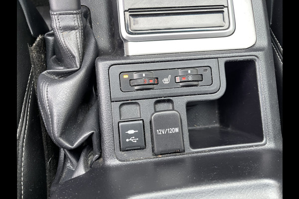 Toyota Land Cruiser 2.8 D-4D-F 177pk Challenger High Roof Blind Van 4x4 grijs kenteken / vaste prijs rijklaar € 34.950 ex btw / lease vanaf € 570 / trekhaak 3500 kg / zilver metallic / euro 6 diesel / leer / automaat