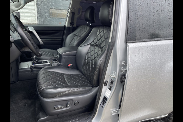 Toyota Land Cruiser 2.8 D-4D-F 177pk Challenger High Roof Blind Van 4x4 grijs kenteken / vaste prijs rijklaar € 34.950 ex btw / lease vanaf € 570 / trekhaak 3500 kg / zilver metallic / euro 6 diesel / leer / automaat