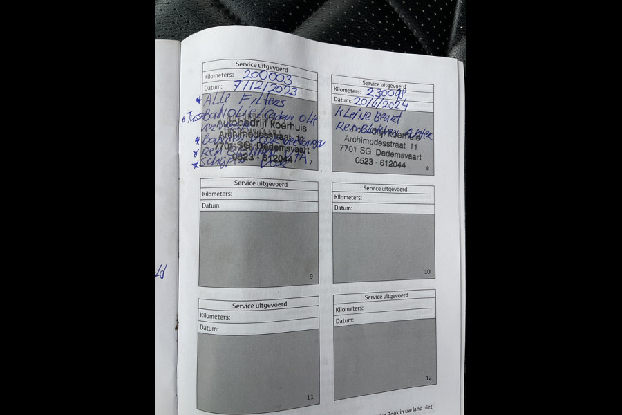 Toyota Land Cruiser 2.8 D-4D-F 177pk Challenger High Roof Blind Van 4x4 grijs kenteken / vaste prijs rijklaar € 34.950 ex btw / lease vanaf € 570 / trekhaak 3500 kg / zilver metallic / euro 6 diesel / leer / automaat