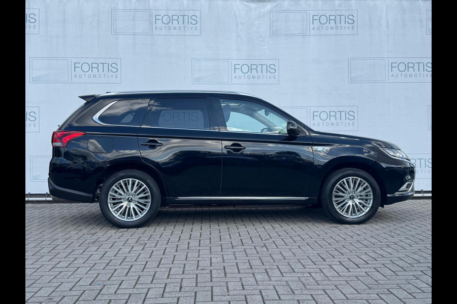 Mitsubishi Outlander 2.4 PHEV Intense+ TREKHAAK | PANODAK |