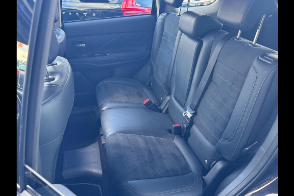Mitsubishi Outlander 2.4 PHEV Intense+ TREKHAAK | PANODAK |