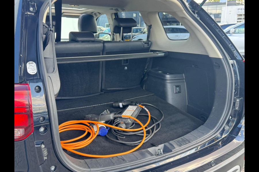 Mitsubishi Outlander 2.4 PHEV Intense+ TREKHAAK | PANODAK |