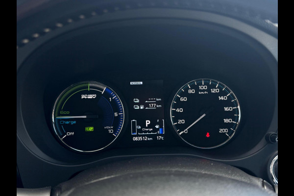 Mitsubishi Outlander 2.4 PHEV Intense+ TREKHAAK | PANODAK |