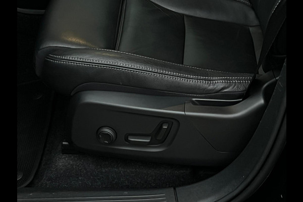 Volvo XC40 Recharge P8 AWD R-Design NL AUTO | LEDER | CAMERA | HARMAN KARDON | STUURWIEL VERW