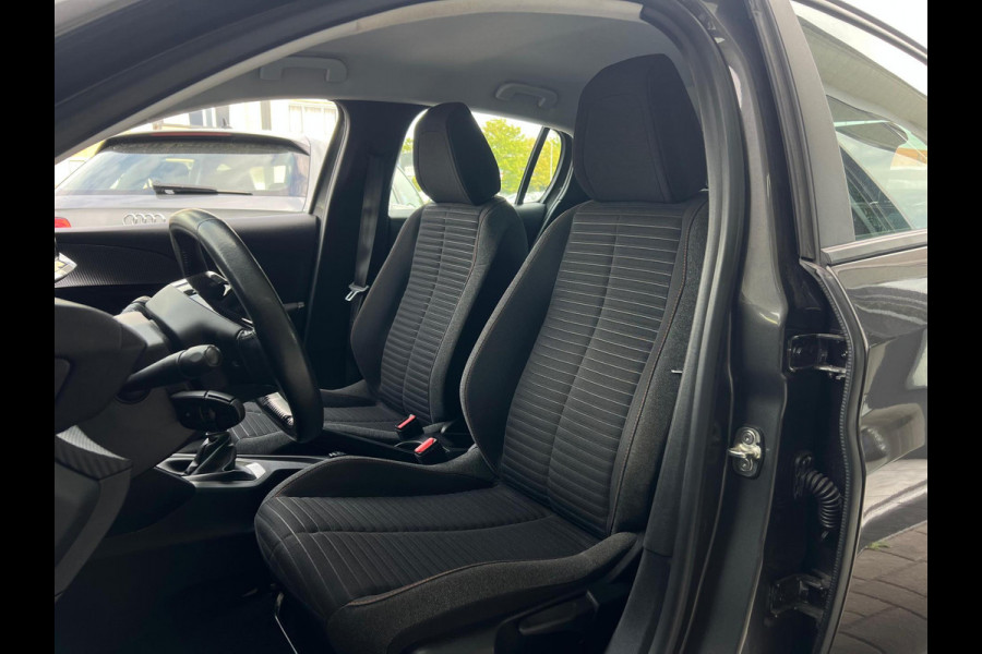 Peugeot 208 1.2 PureTech Allure Pack RIEM V.V | CARPLAY | AFN. TREKHAAK | APK T/M 27