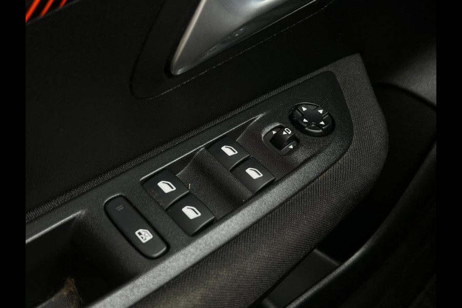 Peugeot 208 1.2 PureTech Allure Pack RIEM V.V | CARPLAY | AFN. TREKHAAK | APK T/M 27