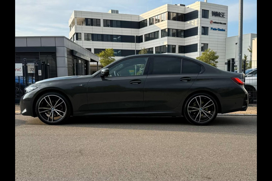 BMW 3 Serie 320d xDrive M-SPORT ** LED, NAVI+, HALF-LEDER, HuD, ACC, 19-inch LMV, DRAVIT GRAU ** 1e EIG - UNFALLFREI - BMW GAR ** ** INFORMEER OOK NAAR ONZE AANTREKKELIJKE FINANCIAL-LEASE TARIEVEN **