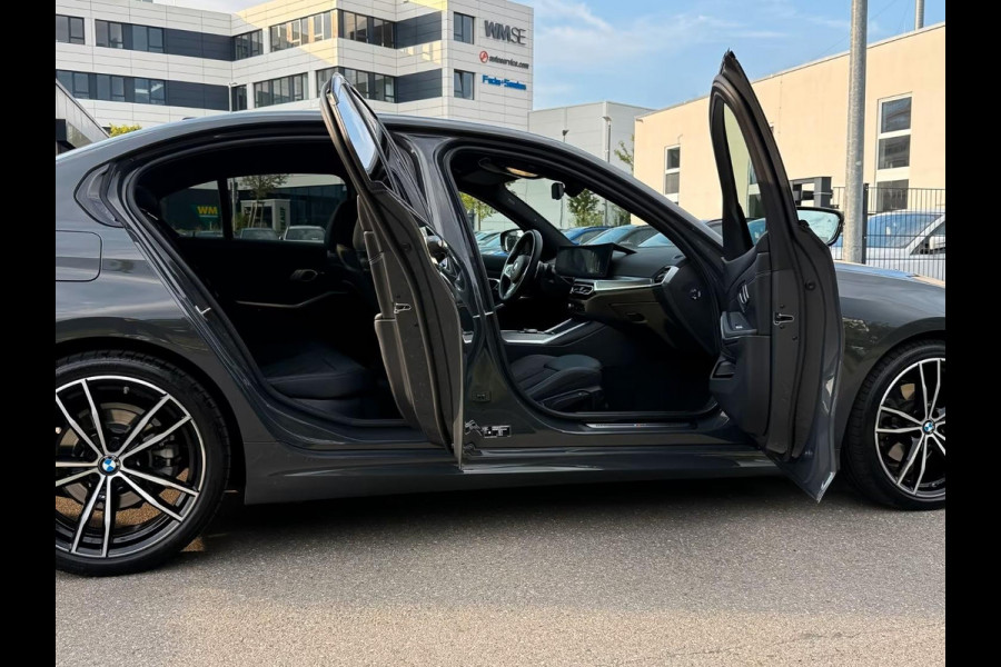 BMW 3 Serie 320d xDrive M-SPORT ** LED, NAVI+, HALF-LEDER, HuD, ACC, 19-inch LMV, DRAVIT GRAU ** 1e EIG - UNFALLFREI - BMW GAR ** ** INFORMEER OOK NAAR ONZE AANTREKKELIJKE FINANCIAL-LEASE TARIEVEN **