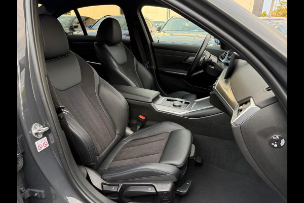 BMW 3 Serie 320d xDrive M-SPORT ** LED, NAVI+, HALF-LEDER, HuD, ACC, 19-inch LMV, DRAVIT GRAU ** 1e EIG - UNFALLFREI - BMW GAR ** ** INFORMEER OOK NAAR ONZE AANTREKKELIJKE FINANCIAL-LEASE TARIEVEN **