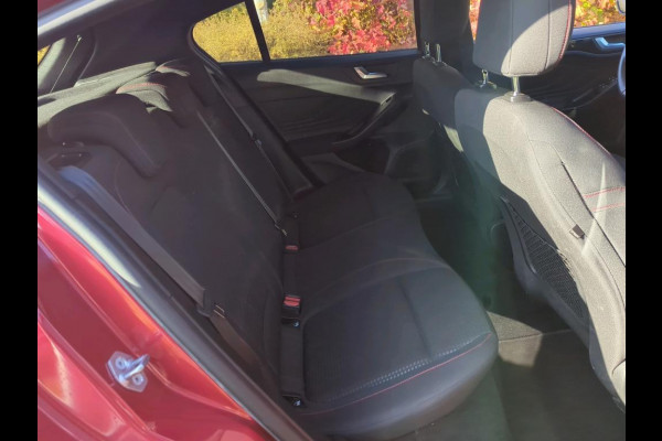 Ford Focus 1.0 EcoBoost Hybrid ST Line Business NL AUTO | CAMERA | CARPLAY |
