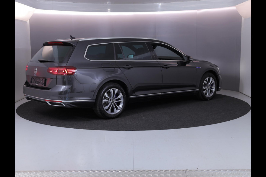 Volkswagen Passat Variant 1.4 TSI PHEV GTE Business 218 pk Automaat (DSG) | Navigatie | Parkeersensoren (Park assist) | Achteruitrijcamera | Stoelverwarming | Matrix LED koplampen |