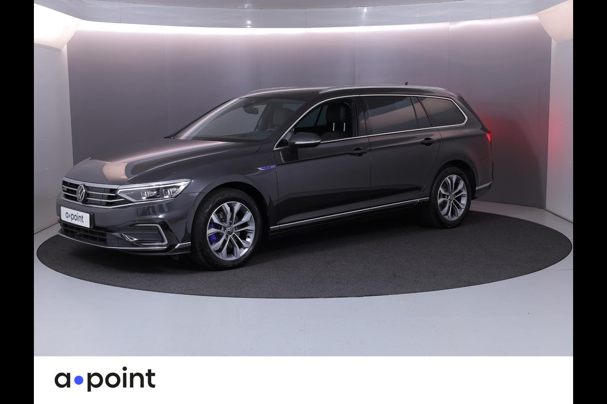 Volkswagen Passat Variant 1.4 TSI PHEV GTE Business 218 pk Automaat (DSG) | Navigatie | Parkeersensoren (Park assist) | Achteruitrijcamera | Stoelverwarming | Matrix LED koplampen |