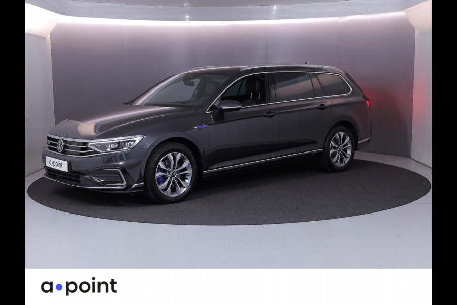 Volkswagen Passat Variant 1.4 TSI PHEV GTE Business 218 pk Automaat (DSG) | Navigatie | Parkeersensoren (Park assist) | Achteruitrijcamera | Stoelverwarming | Matrix LED koplampen |