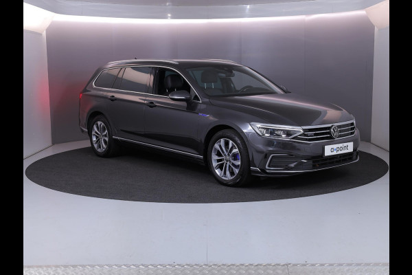 Volkswagen Passat Variant 1.4 TSI PHEV GTE Business 218 pk Automaat (DSG) | Navigatie | Parkeersensoren (Park assist) | Achteruitrijcamera | Stoelverwarming | Matrix LED koplampen |