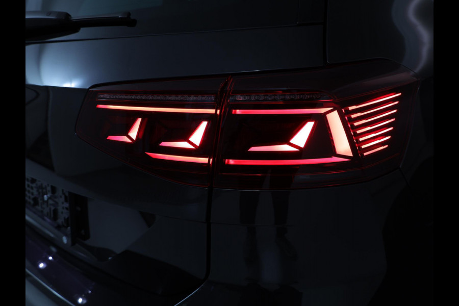 Volkswagen Passat Variant 1.4 TSI PHEV GTE Business 218 pk Automaat (DSG) | Navigatie | Parkeersensoren (Park assist) | Achteruitrijcamera | Stoelverwarming | Matrix LED koplampen |