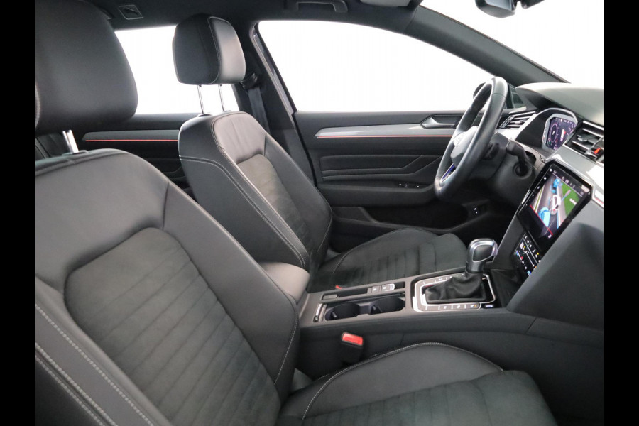 Volkswagen Passat Variant 1.4 TSI PHEV GTE Business 218 pk Automaat (DSG) | Navigatie | Parkeersensoren (Park assist) | Achteruitrijcamera | Stoelverwarming | Matrix LED koplampen |